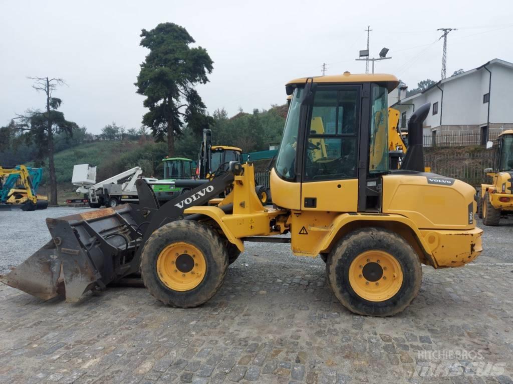 Volvo L 30 G Incarcator pe pneuri