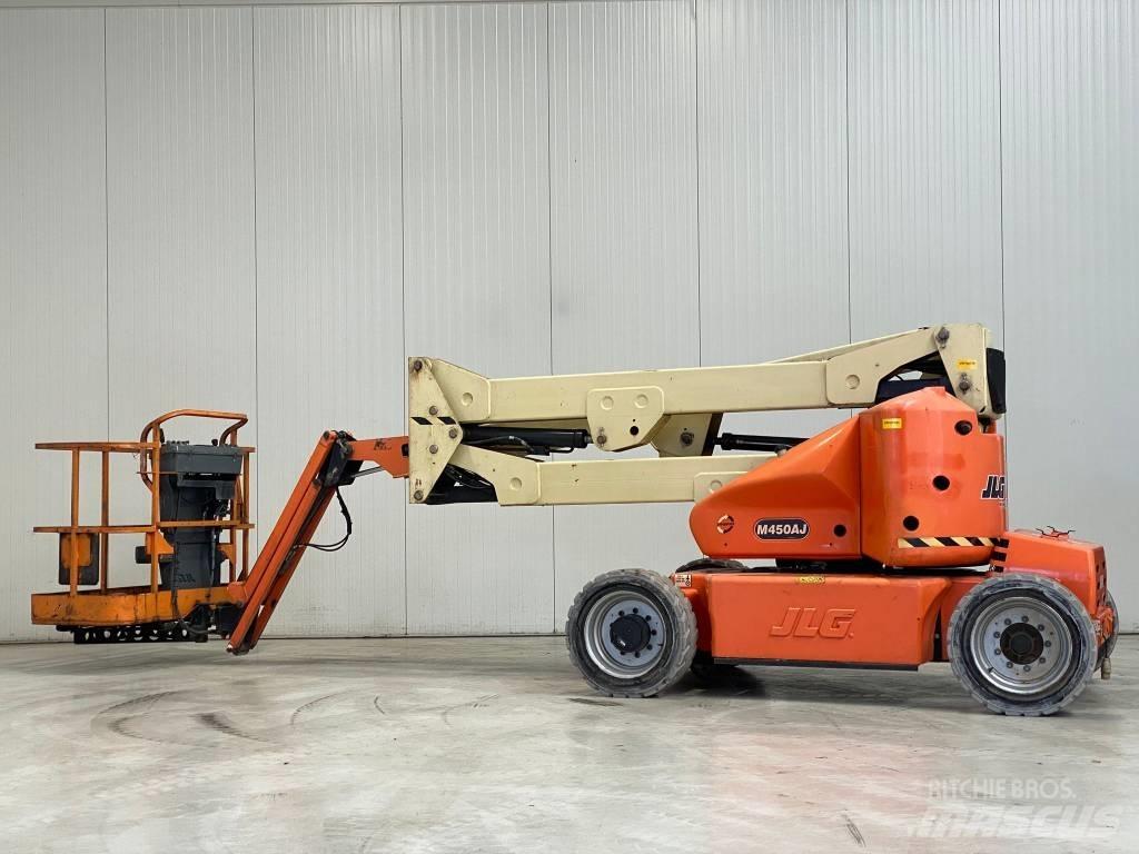 JLG M450AJ Nacele cu brat articulat