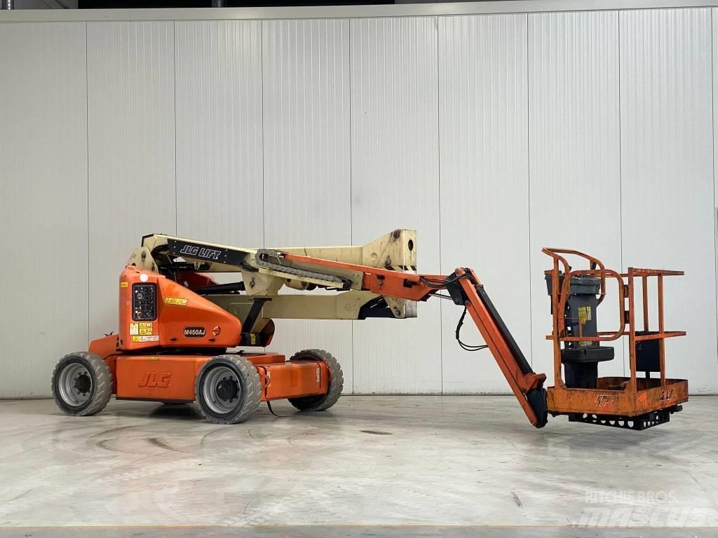 JLG M450AJ Nacele cu brat articulat