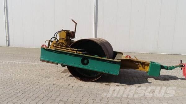 Vibromax W 501 Cilindri compactori tractabili cu vibratii