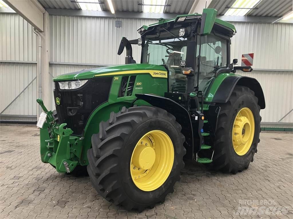 John Deere 7R 330 Tractoare