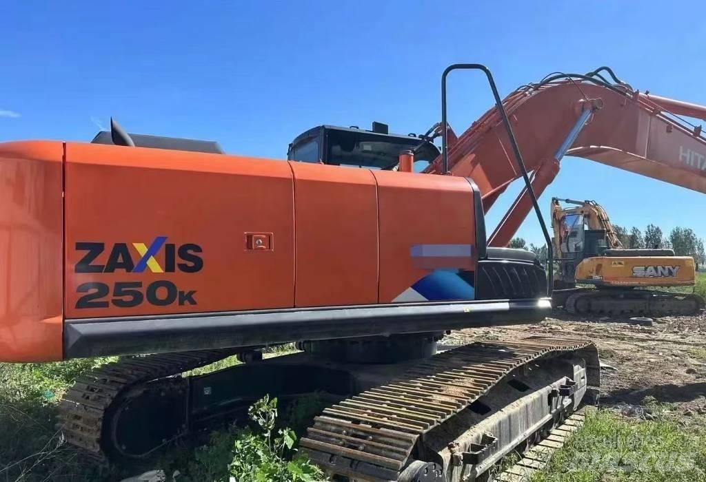 Hitachi 250 Excavatoare pe șenile
