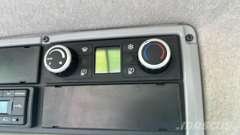 Valtra Q305 Tractoare