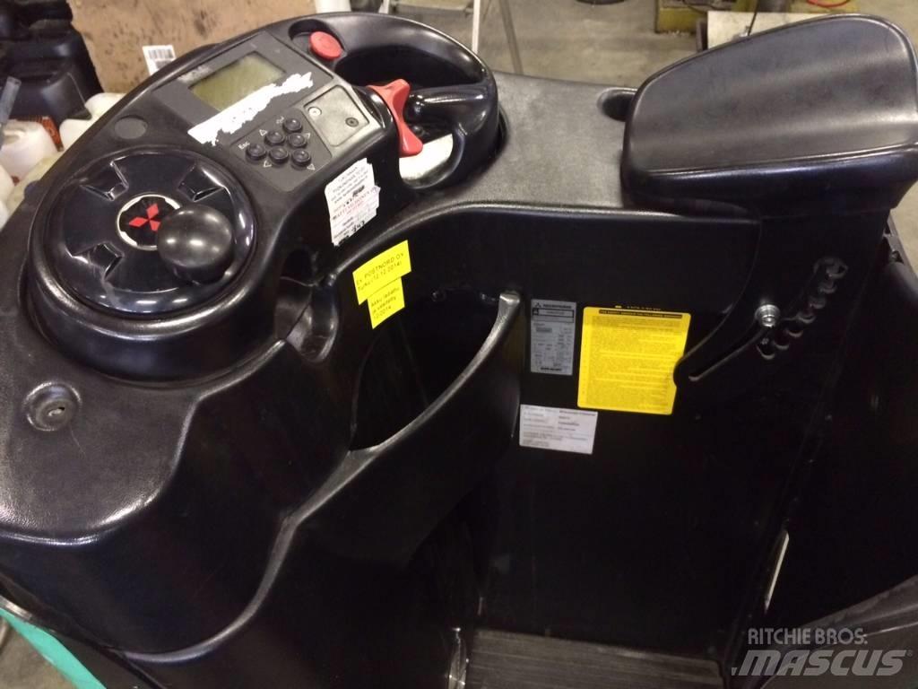 Mitsubishi PBR20N Transpaleta cu platforma