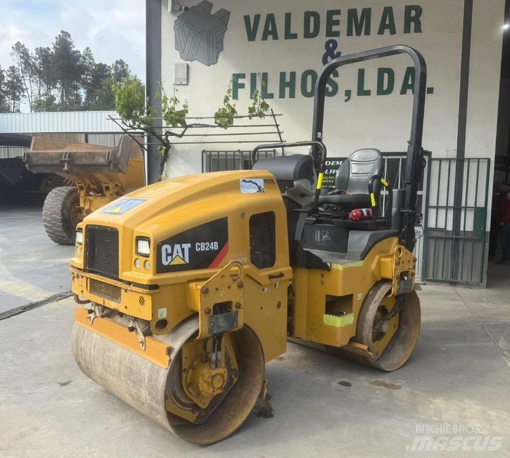 CAT CB 24 B, CB24 Cilindri compactori dubli