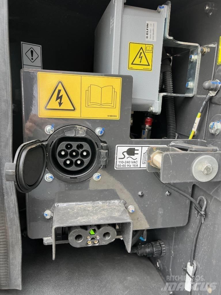 CASE 12 EV Incarcator pe pneuri