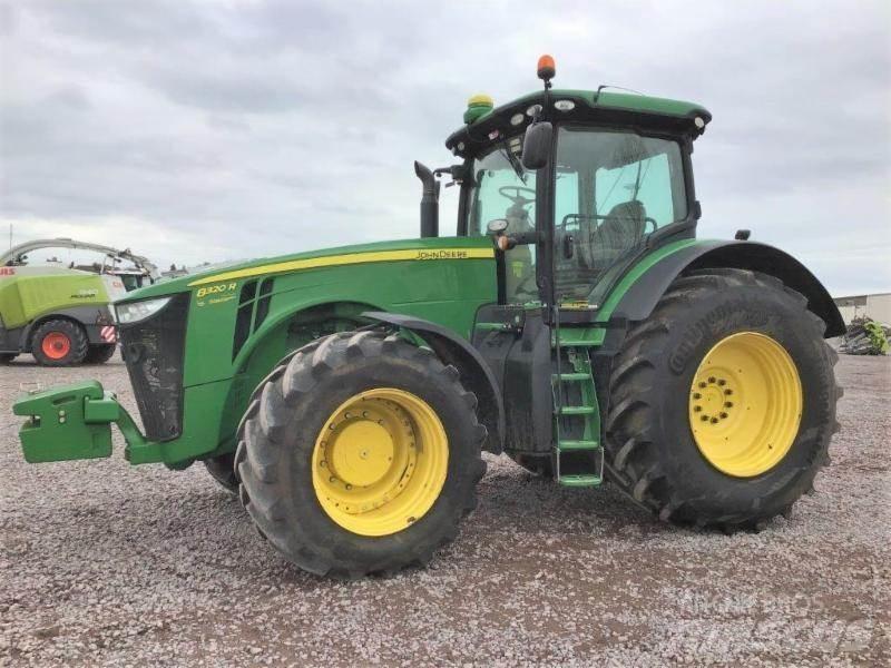 John Deere 8320 R Tractoare