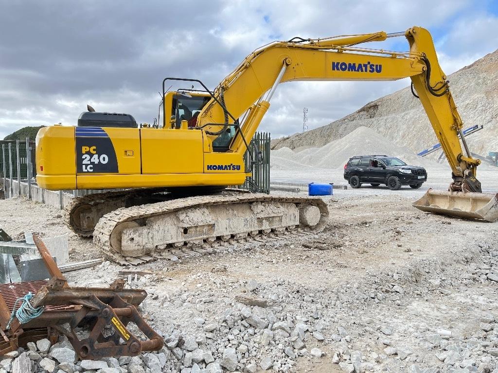 Komatsu PC 240 Excavatoare pe șenile
