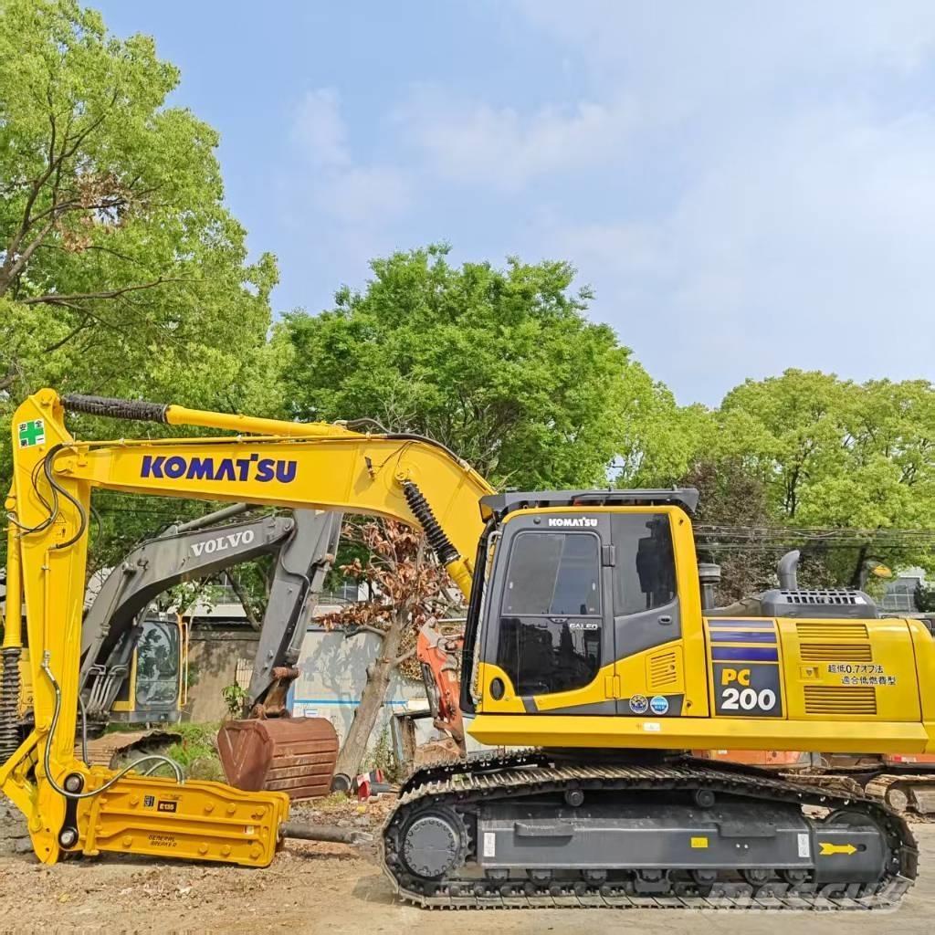 Komatsu PC 200-8 Excavatoare pe șenile
