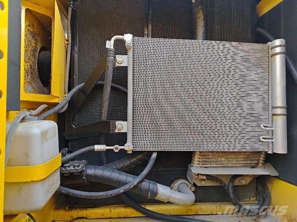 Komatsu PC 200-8 Excavatoare pe șenile
