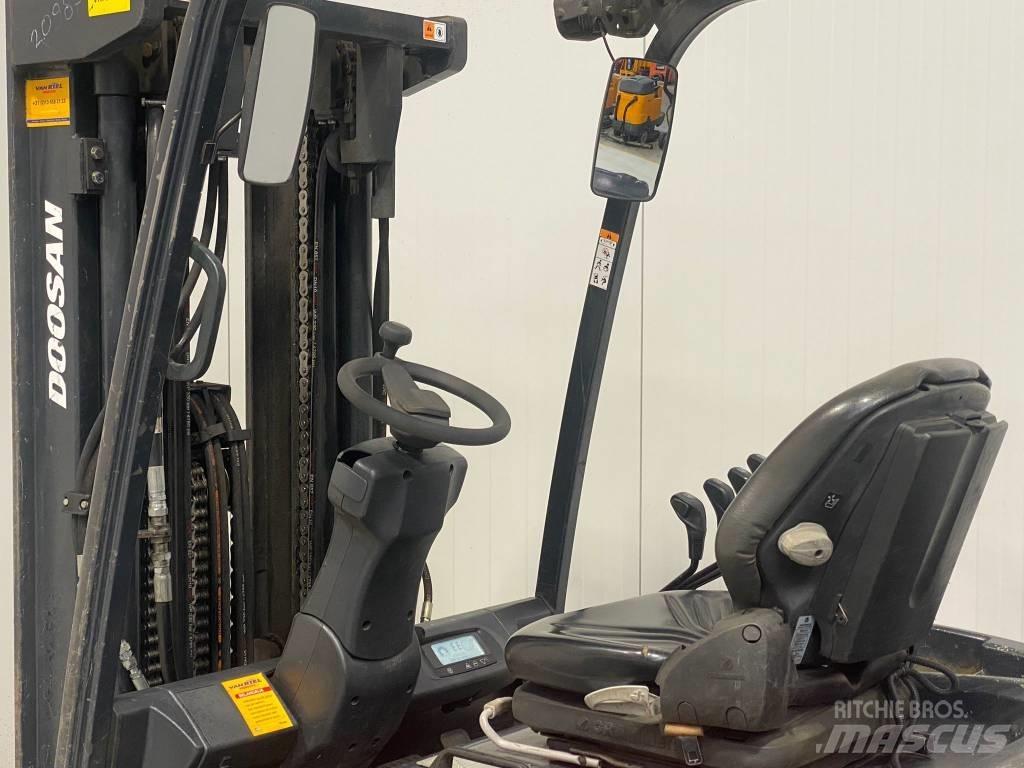 Doosan B35X-7 Stivuitor electric
