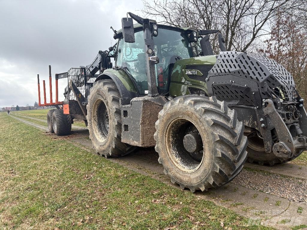 Valtra Q 305 Tractoare