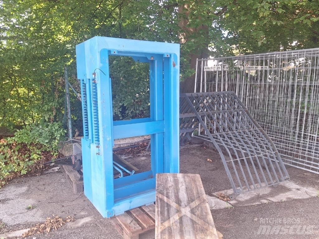 Fuchs MHL 434 Paleta de manipulare