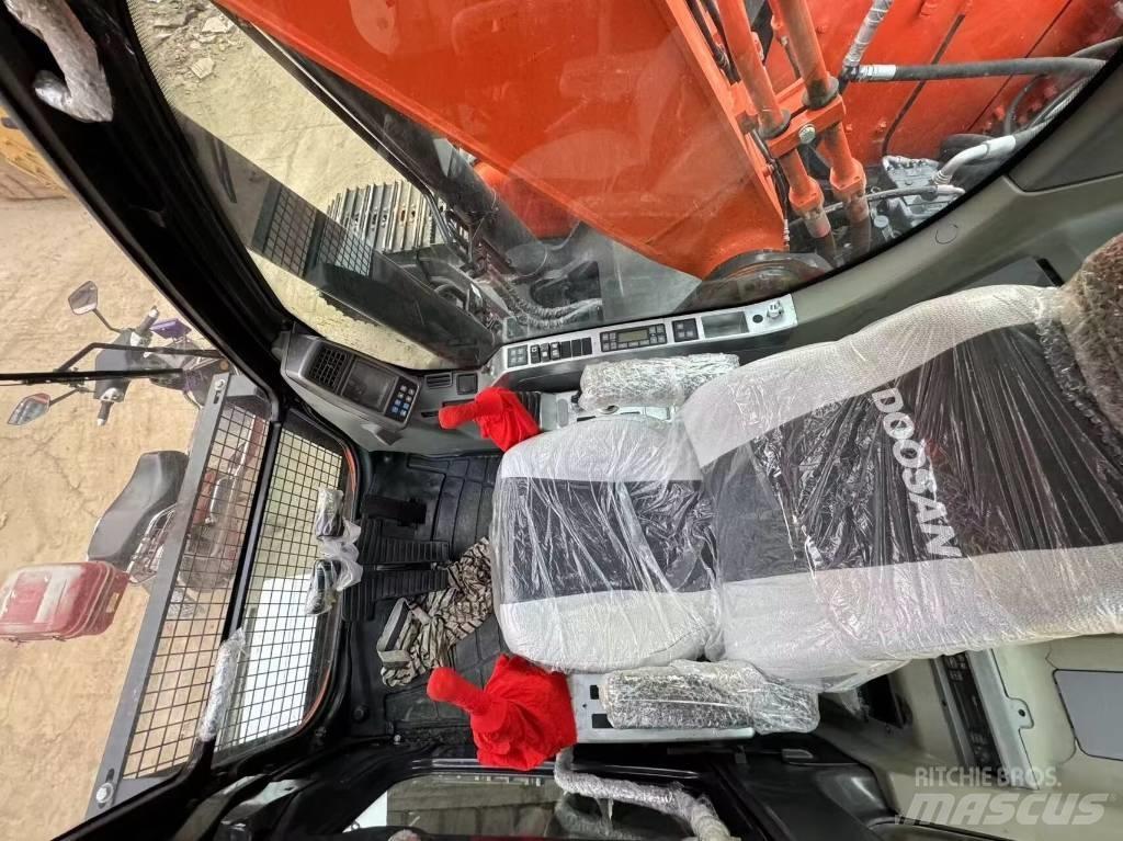 Doosan DX 300 Excavatoare pe șenile
