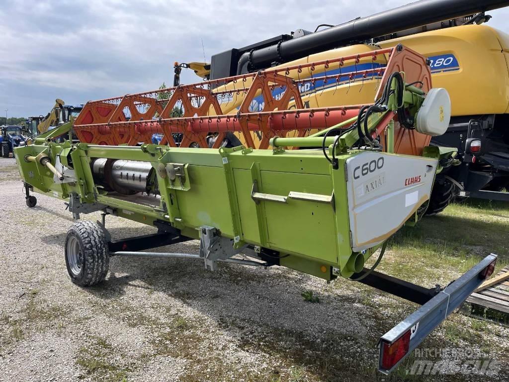CLAAS Tucano 440 Combine de secerat