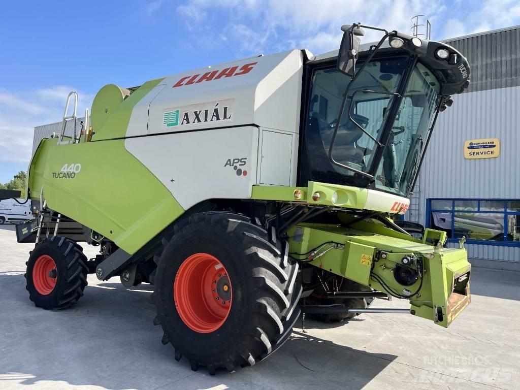 CLAAS Tucano 440 Combine de secerat