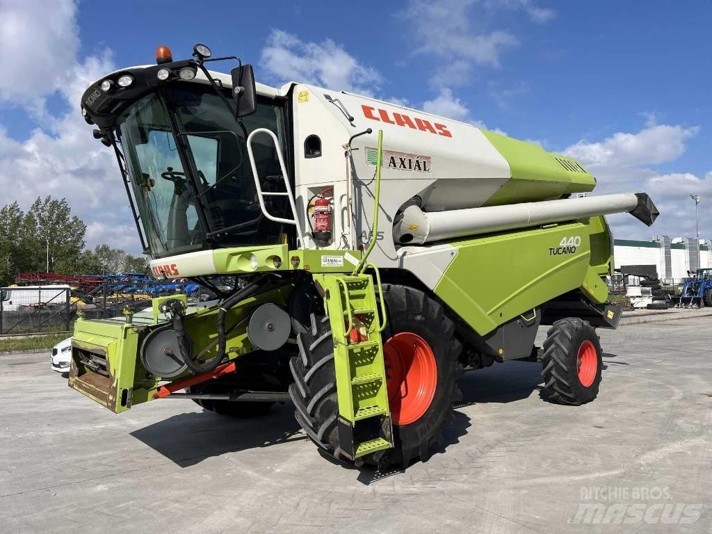 CLAAS Tucano 440 Combine de secerat