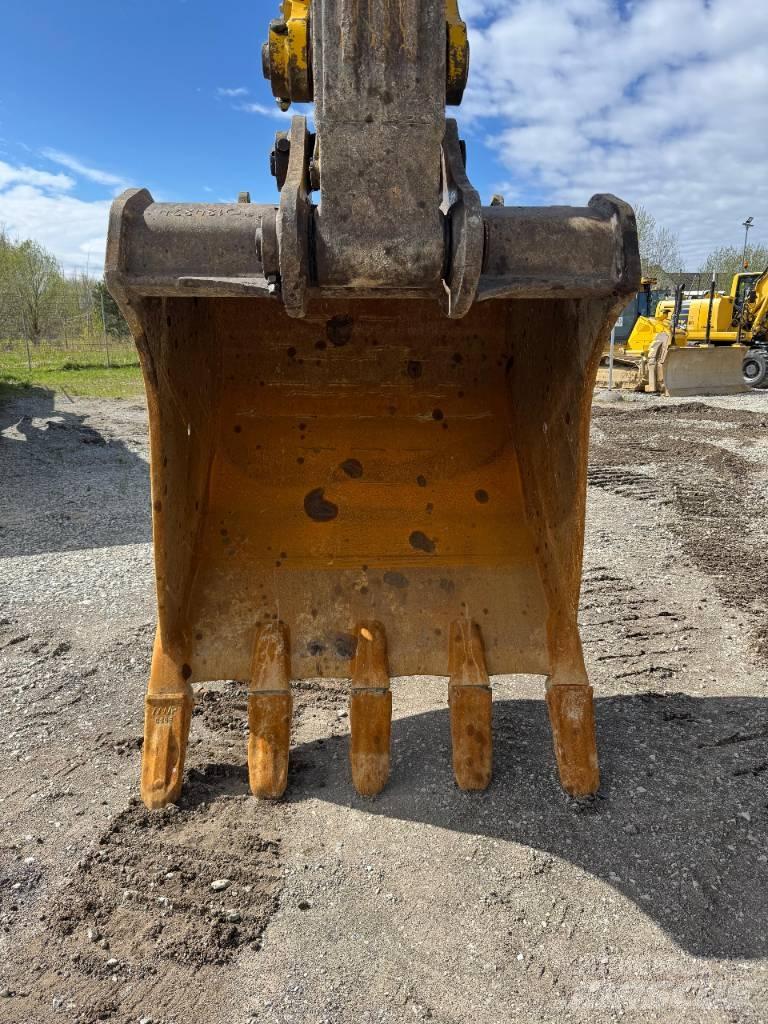 Komatsu HB365LC-3E0 Excavatoare pe șenile
