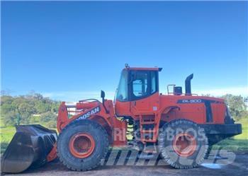 Doosan DL 300 Incarcator pe pneuri