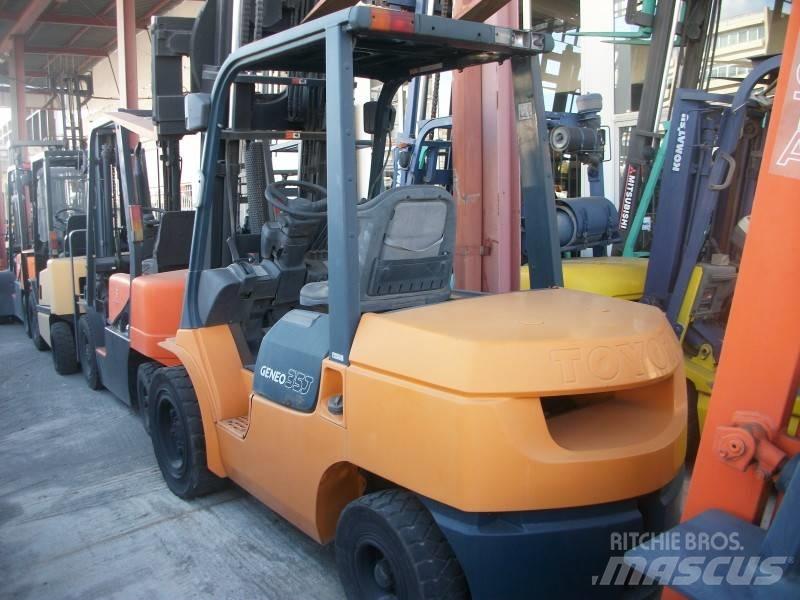 Toyota 7 FDJ 35 Stivuitor diesel