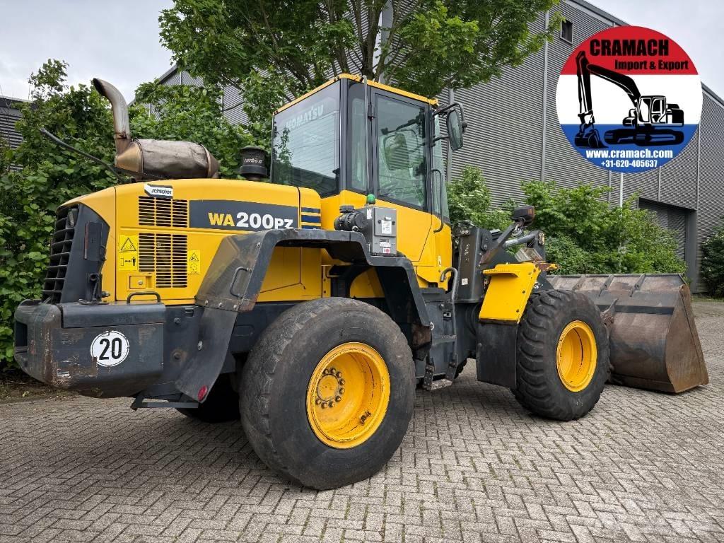 Komatsu WA 200 PZ-6 Incarcator pe pneuri