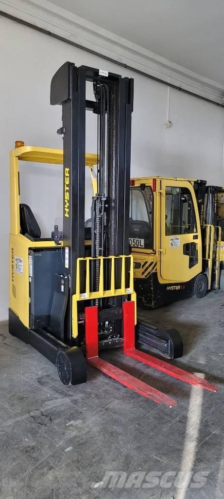 Hyster R 1.4 Stivuitor cu catarg retractabil