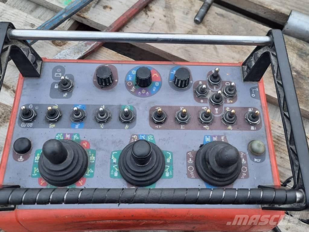 Sandvik Dino DC400Ri Echipamente de forare la suprafata