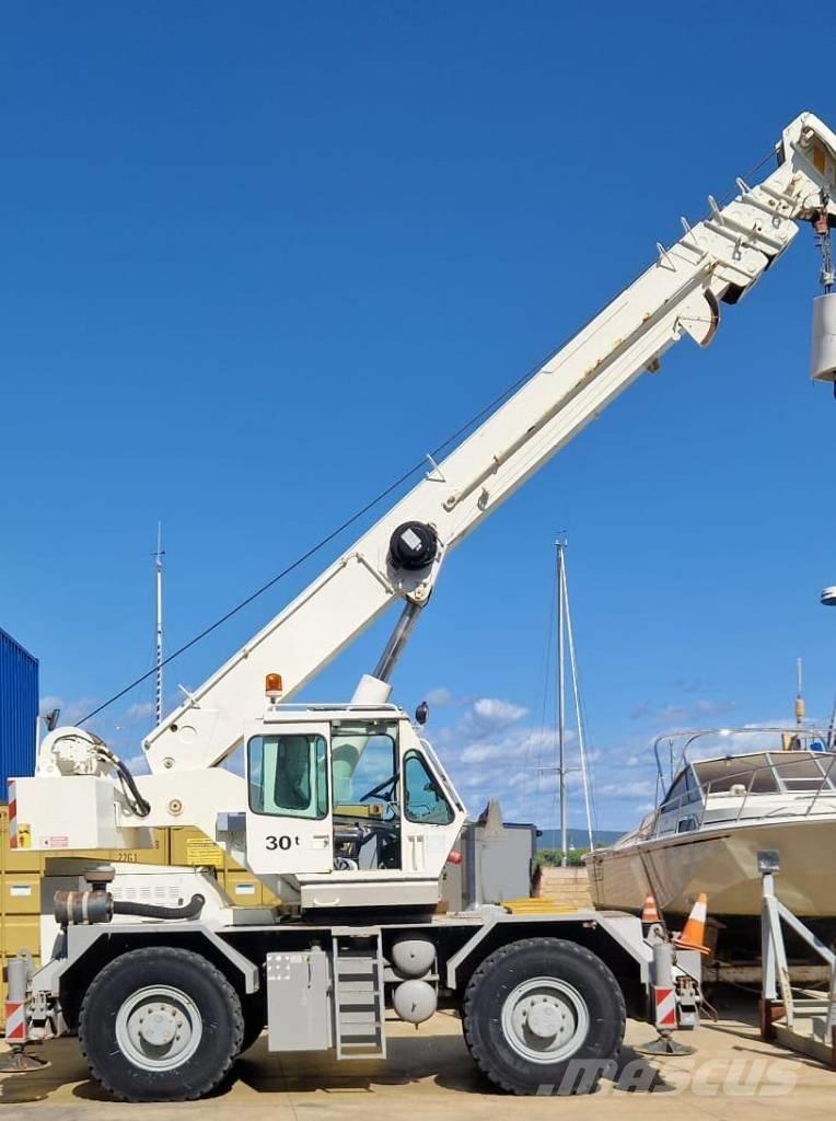 Terex A 300 Macara teren accidentat
