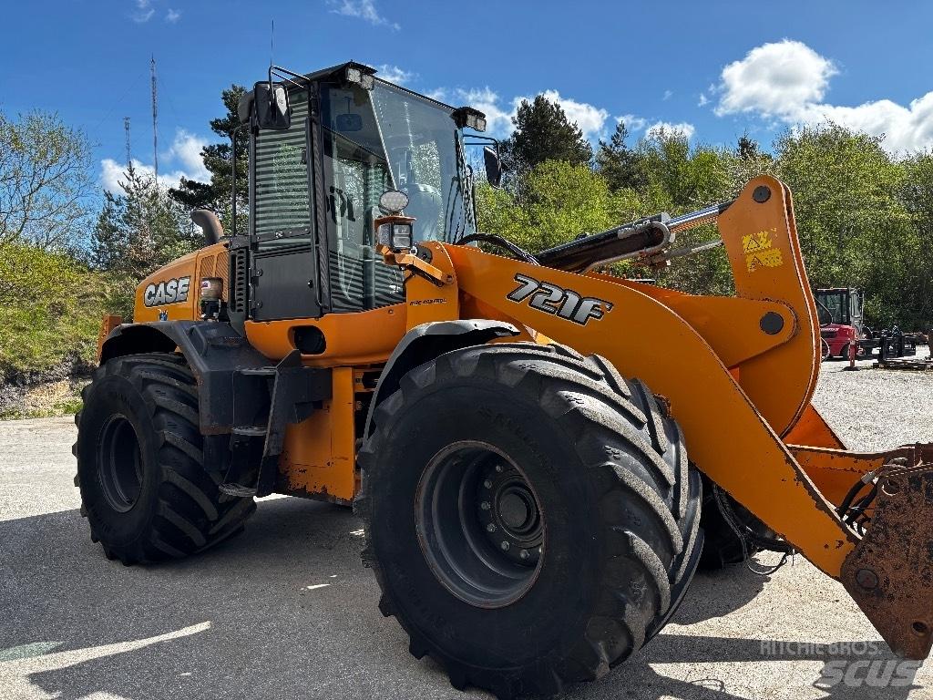 CASE 721 F Incarcator pe pneuri