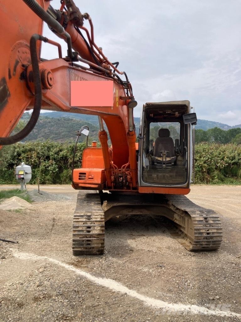 Hitachi EX 135 Excavatoare pe șenile
