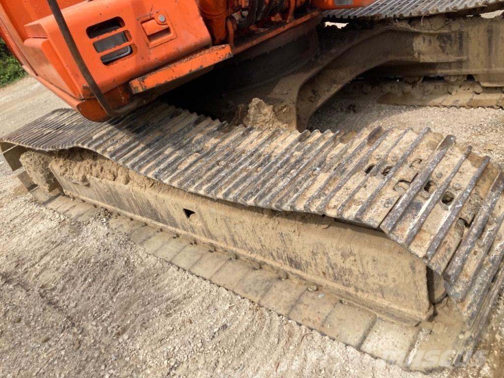 Hitachi EX 135 Excavatoare pe șenile
