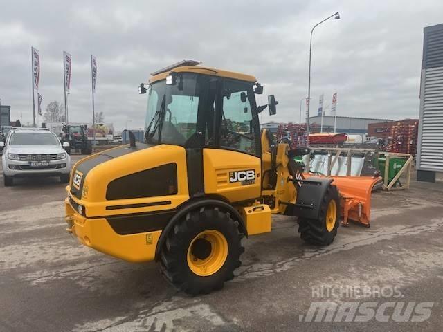 JCB 407 Agri Incarcator pe pneuri