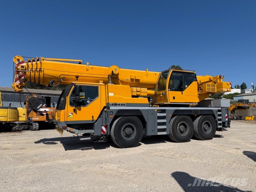 Liebherr LTM 1055 Macara teren accidentat