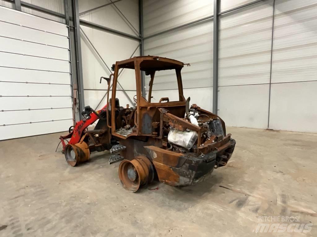 JCB loader Incarcator pe pneuri