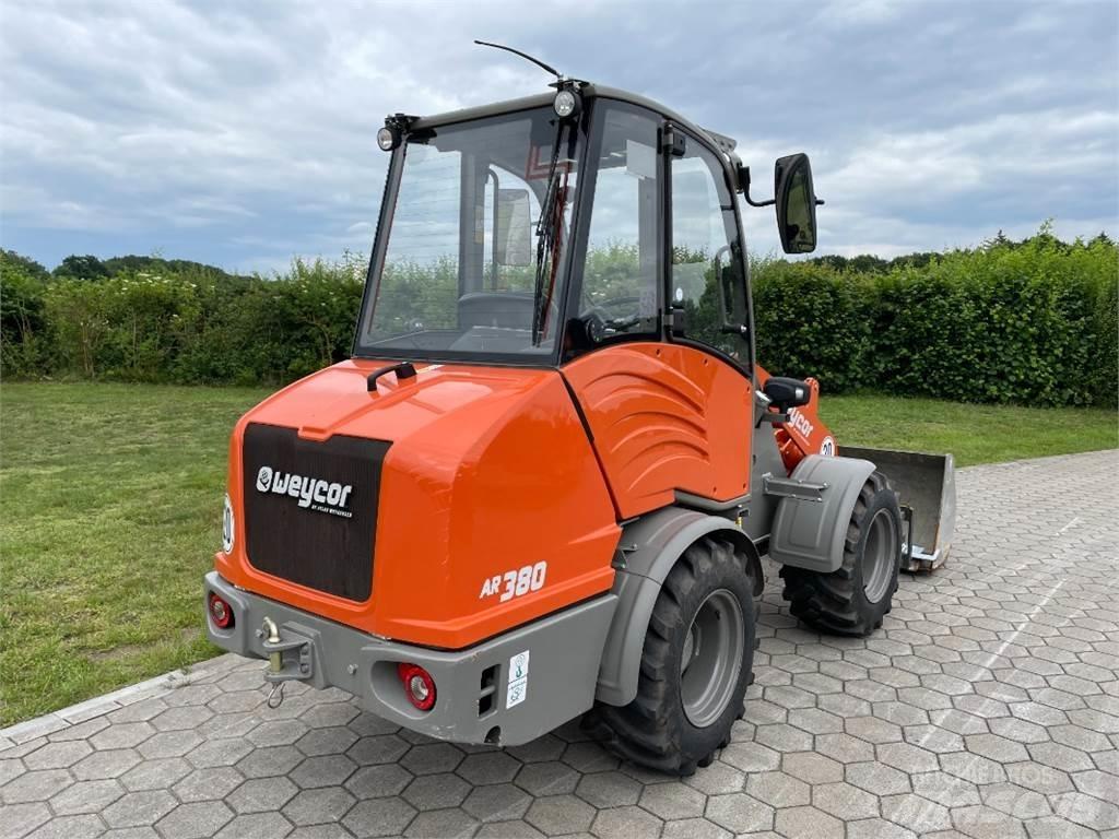 Atlas AR380 Incarcator pe pneuri