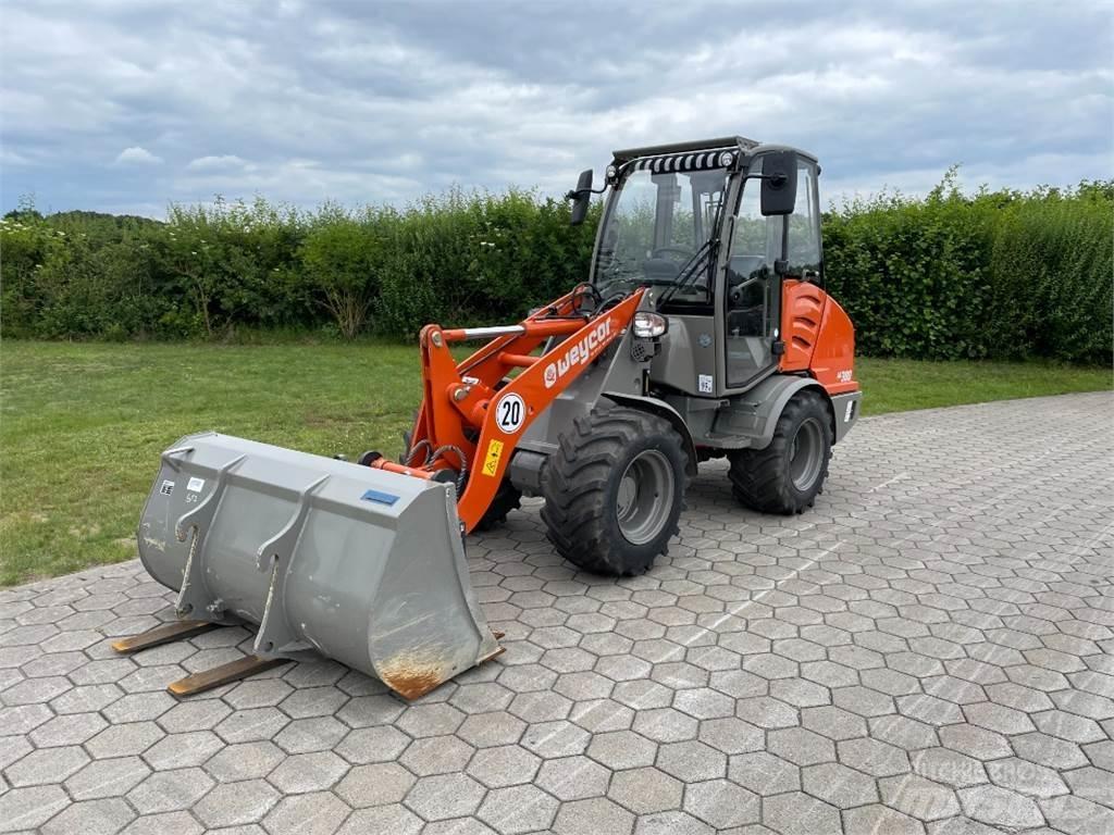 Atlas AR380 Incarcator pe pneuri