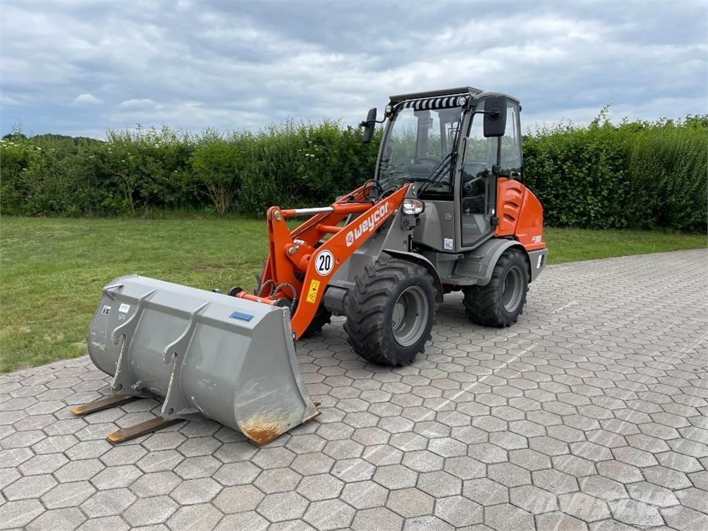 Atlas AR380 Incarcator pe pneuri