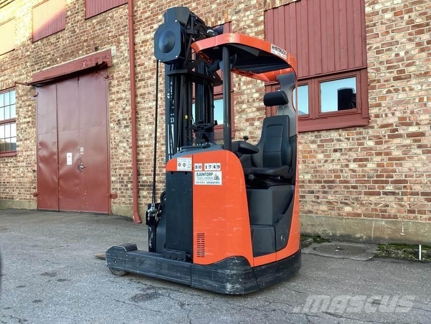 BT RRE 160 Stivuitor cu catarg retractabil