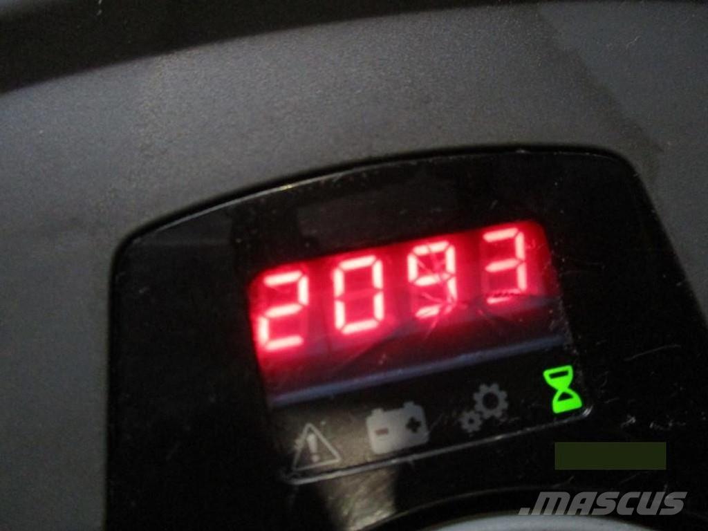 Toyota LPE200 Transpaleta cu platforma