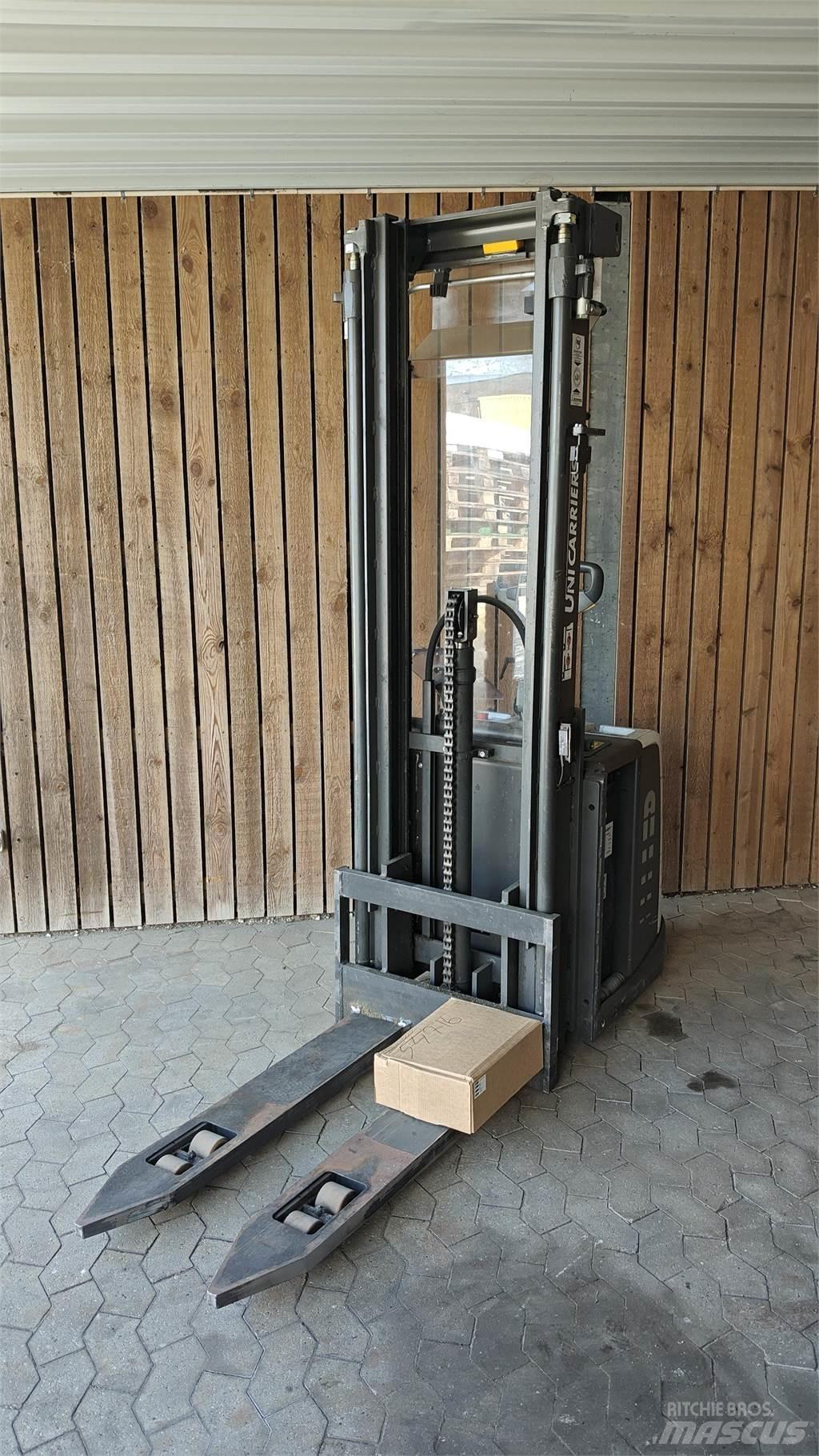 Atlet PSP160 Transpaleta cu platforma