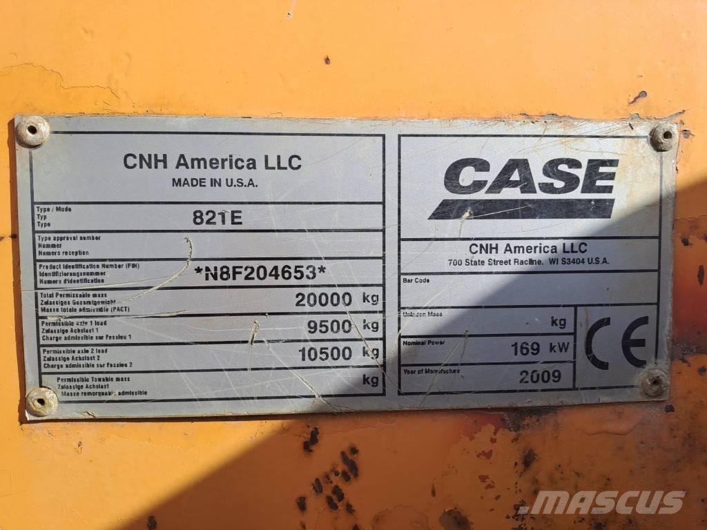 CASE 821 E XR Incarcator pe pneuri
