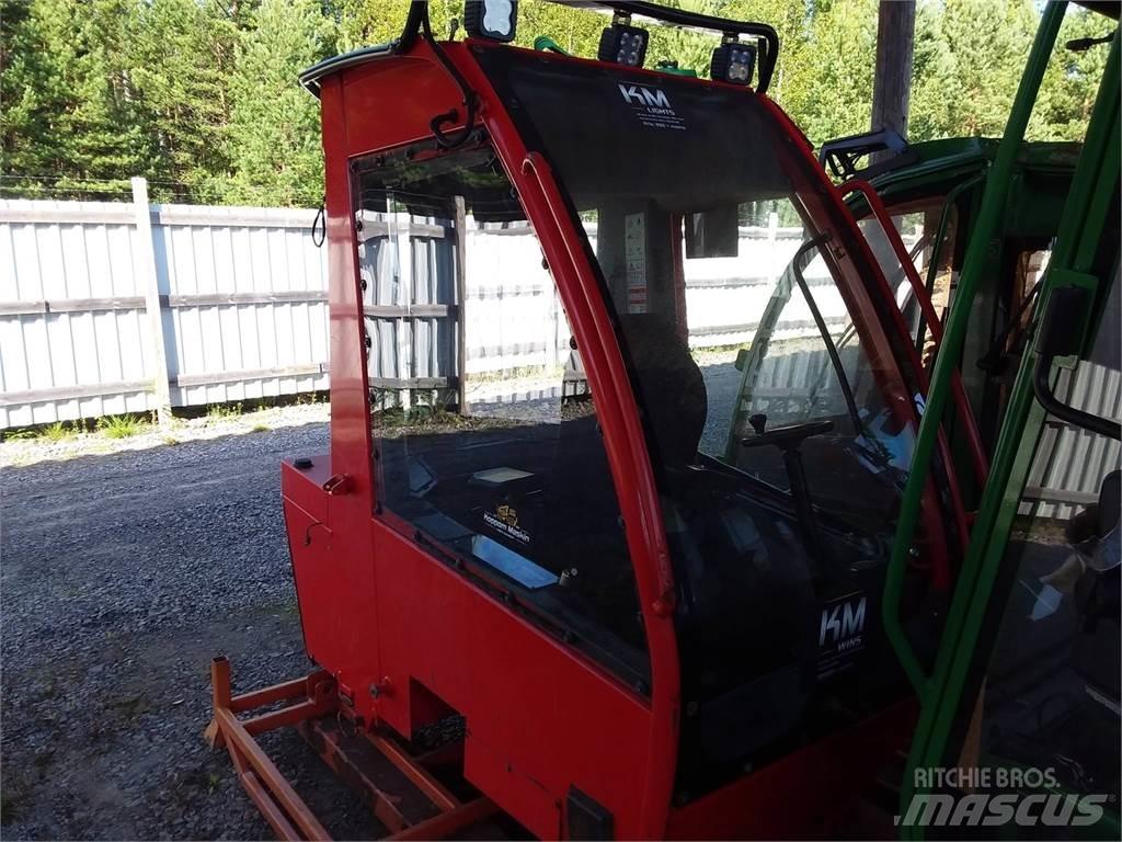 Komatsu 951 Cabine si interior