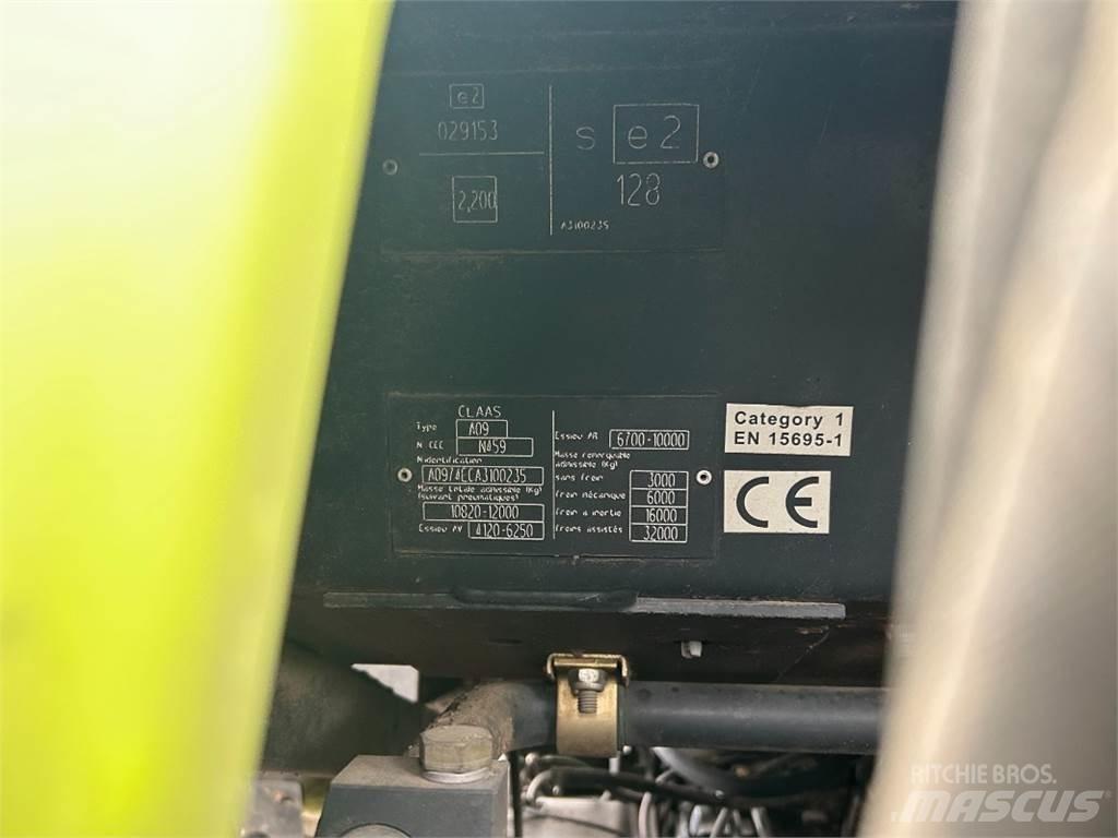 CLAAS Axion 810 Tractoare