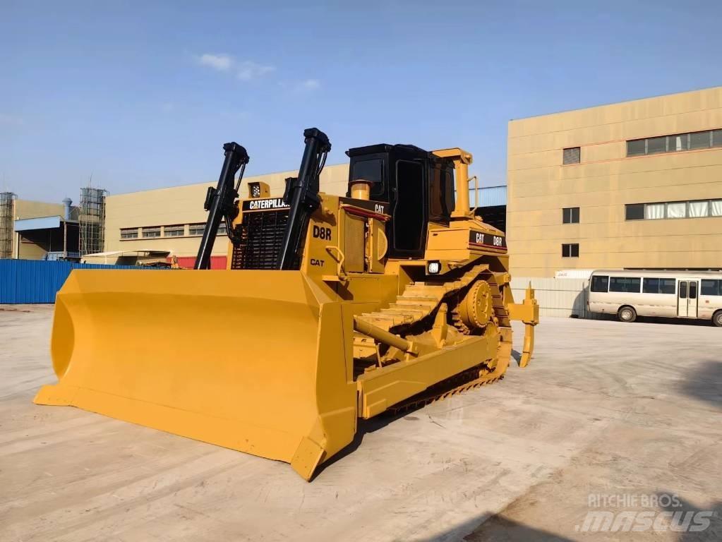 CAT D8R Buldozere pe senile