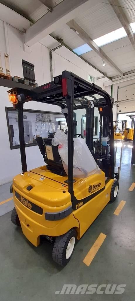 Yale ERP 18 VF LWB Stivuitor electric