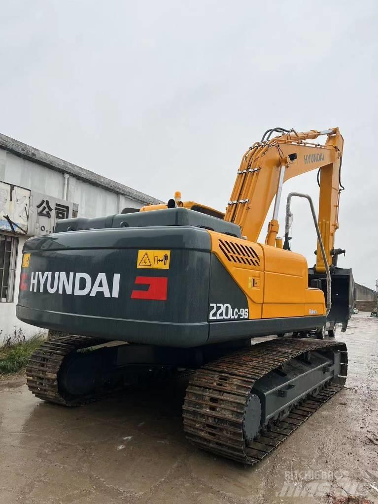 Hyundai R220LC-9S Excavatoare pe șenile
