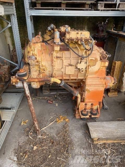 Fiat-Hitachi 350 Transmisie