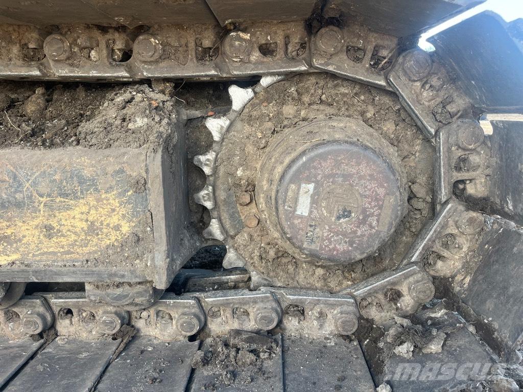 JCB JS 220 LC Excavatoare pe șenile
