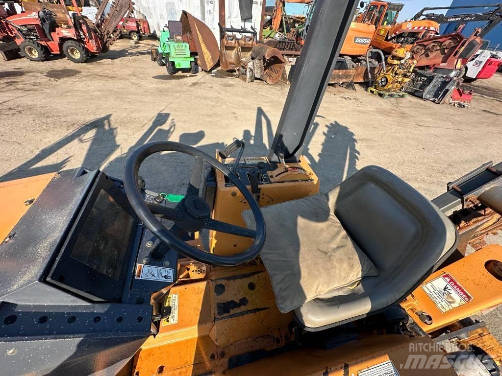 CASE 460 Excavatoare de santuri