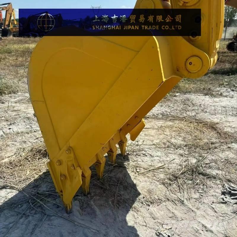 Komatsu PC 210 Excavatoare pe șenile

